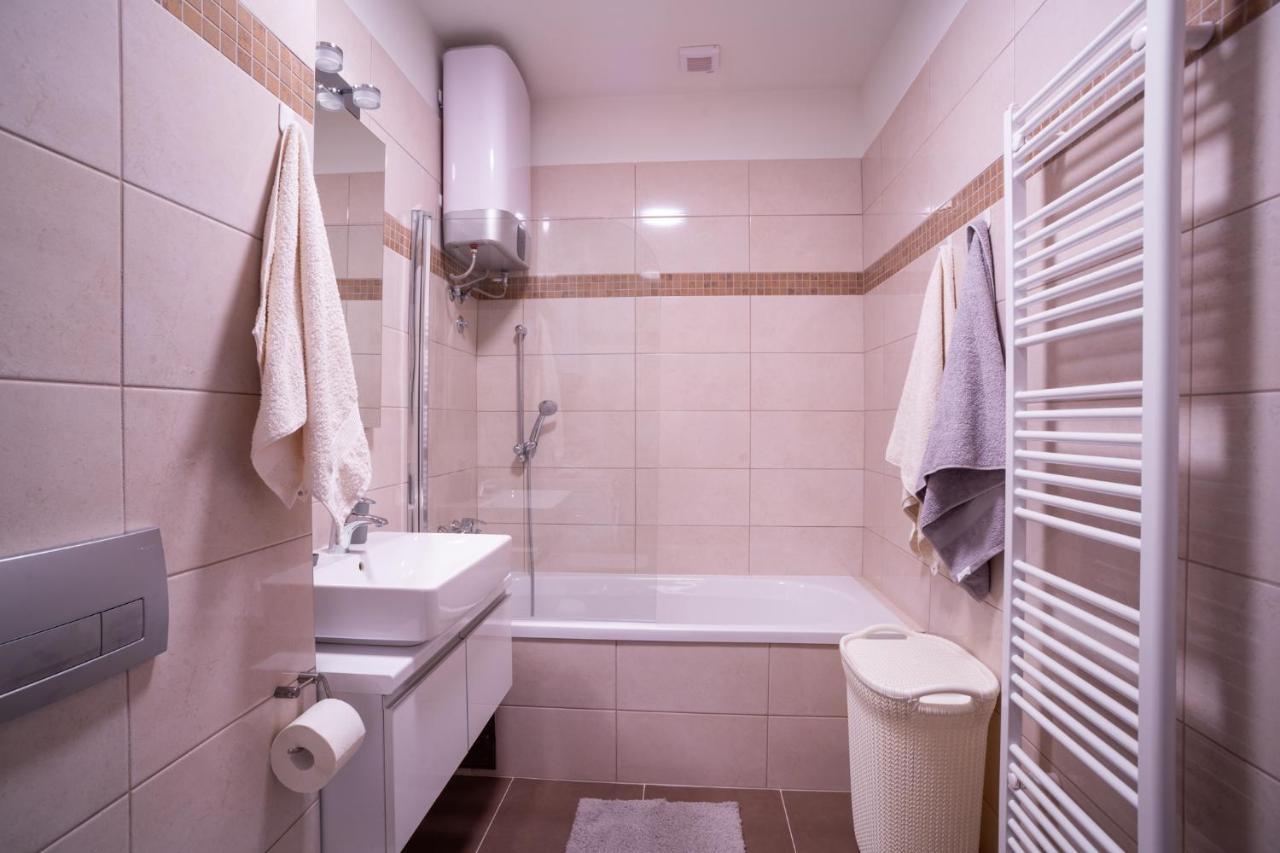 Apartman G8 Deluxe Pale Exteriör bild